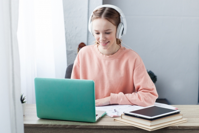 英語学び直しの女性